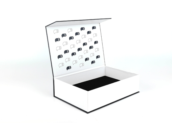 Rigid Cardboard Cosmetic Packaging Boxes Magnetic Closed  Foldable 1.5mm Thickness